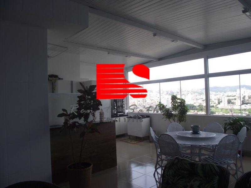 Cobertura à venda com 4 quartos, 202m² - Foto 1