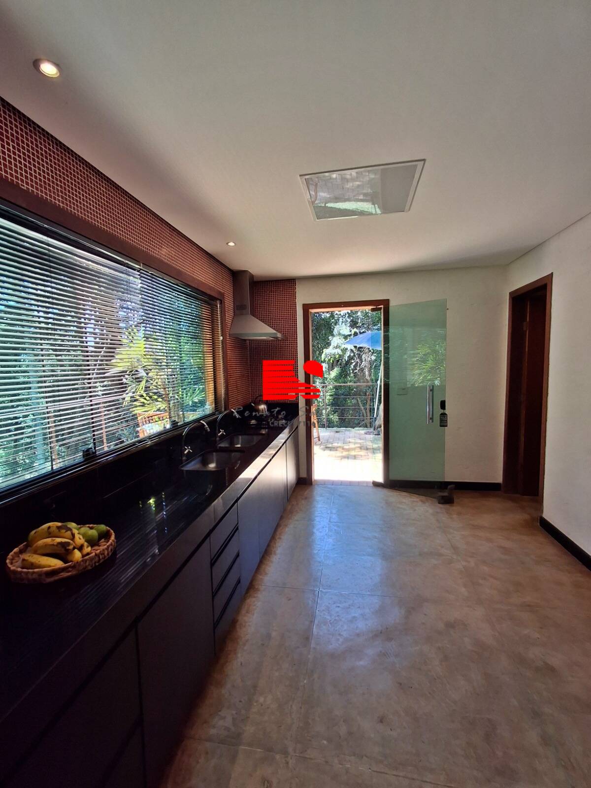 Casa de Condomínio à venda e aluguel com 2 quartos, 467m² - Foto 23